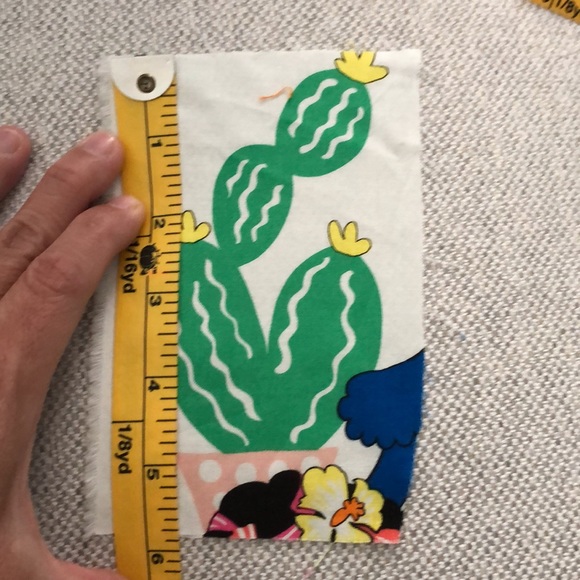 Frida Kahlo inspired fabric scraps. Sizes vary. - Picture 11 of 16